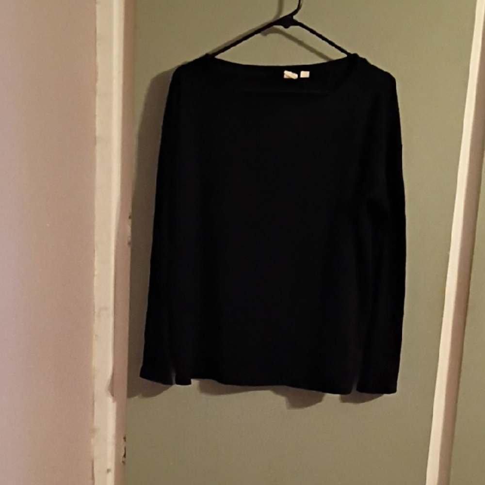 GAP Women's Black Crew Neck Sweater